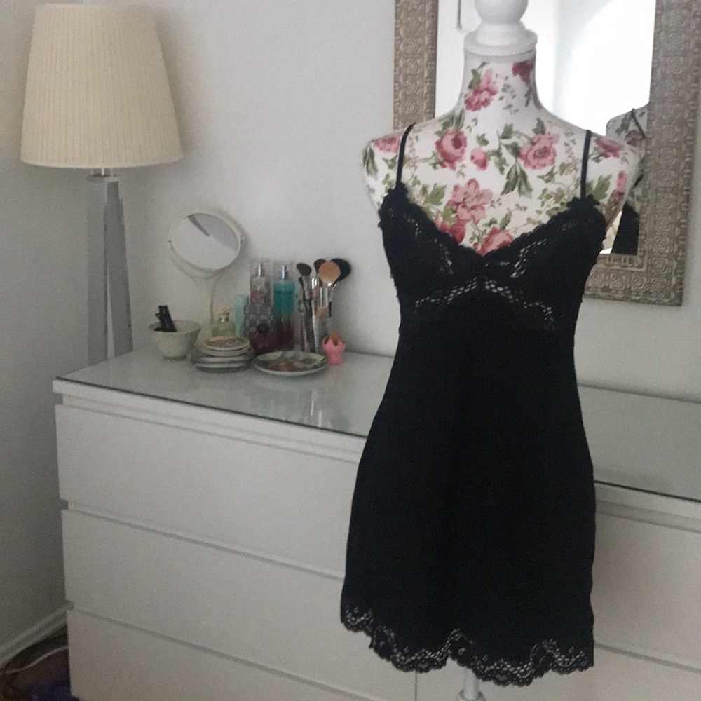 Elle macphereson black comfy short slip nightgown